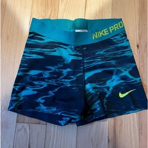 Nike Pros-Small